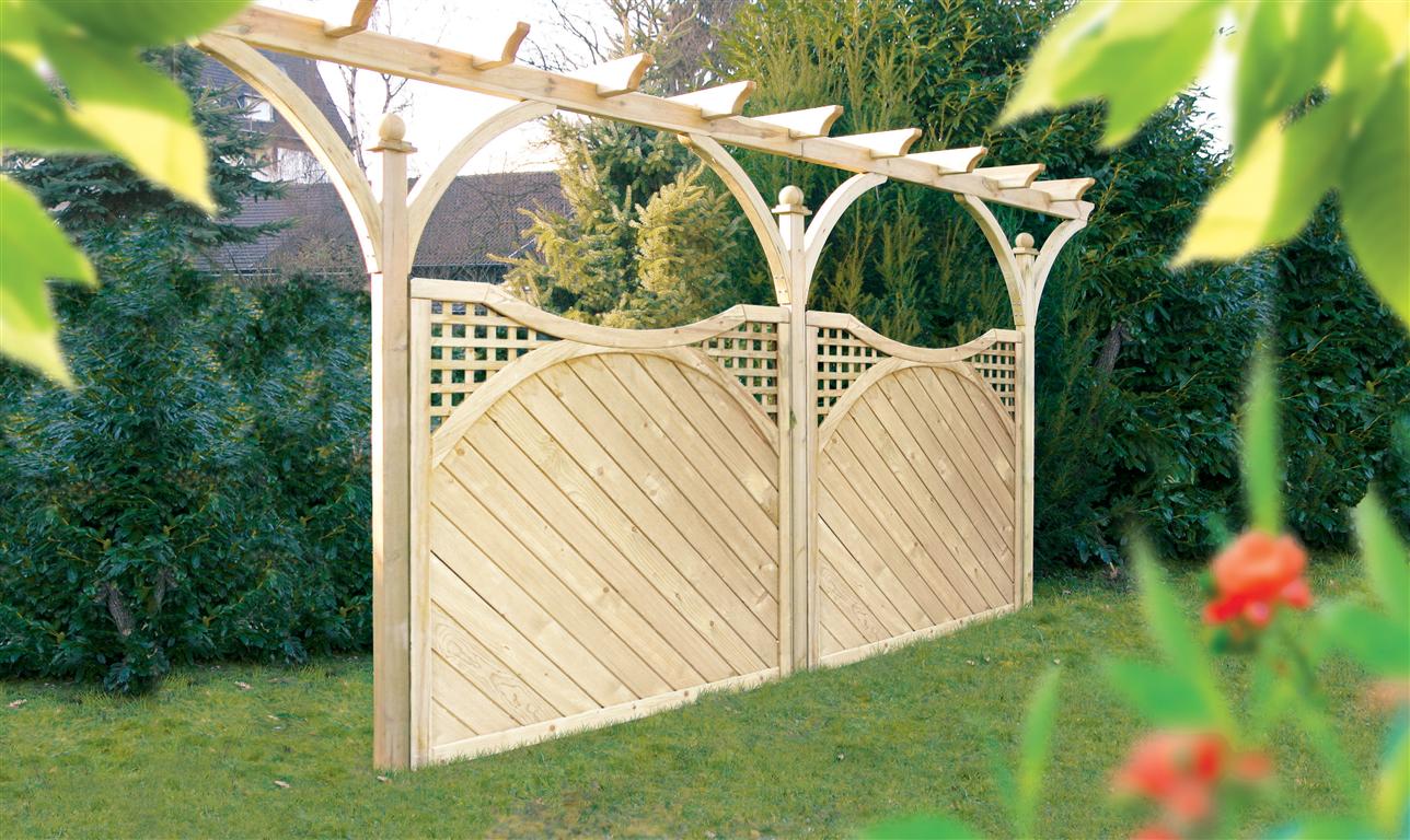 Pergola Montale, in Kombination mit Zäunen