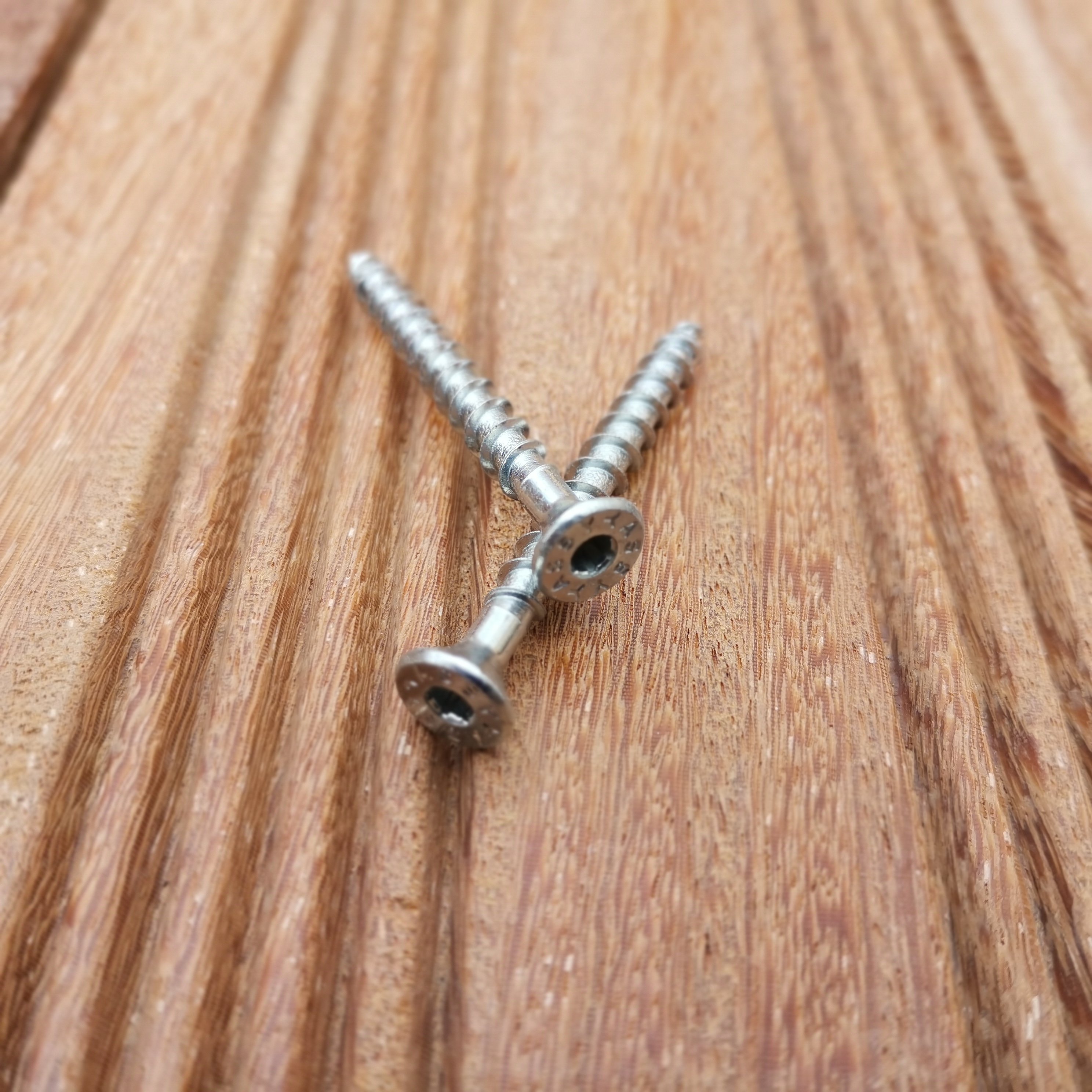 Rostfreie Stahlschrauben von Premiummarke Würth - ASSY/TORX-Kopf - Bester Halt für ihr Holz