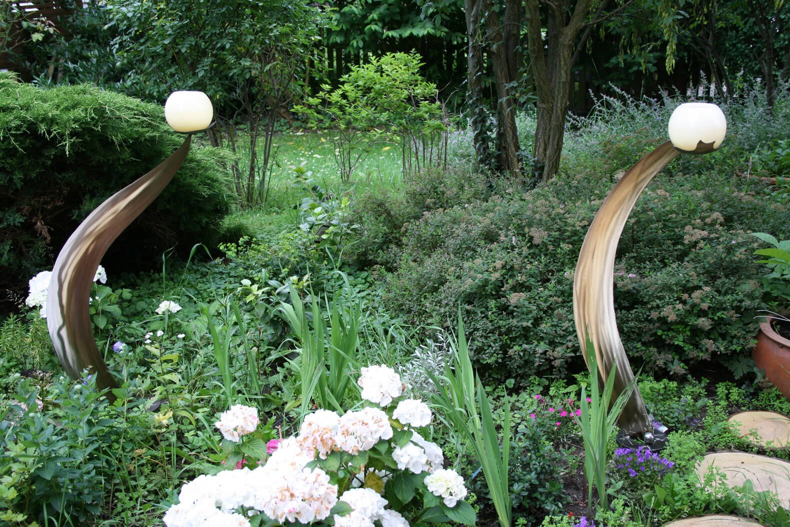 s98003 und 98004 im Garten