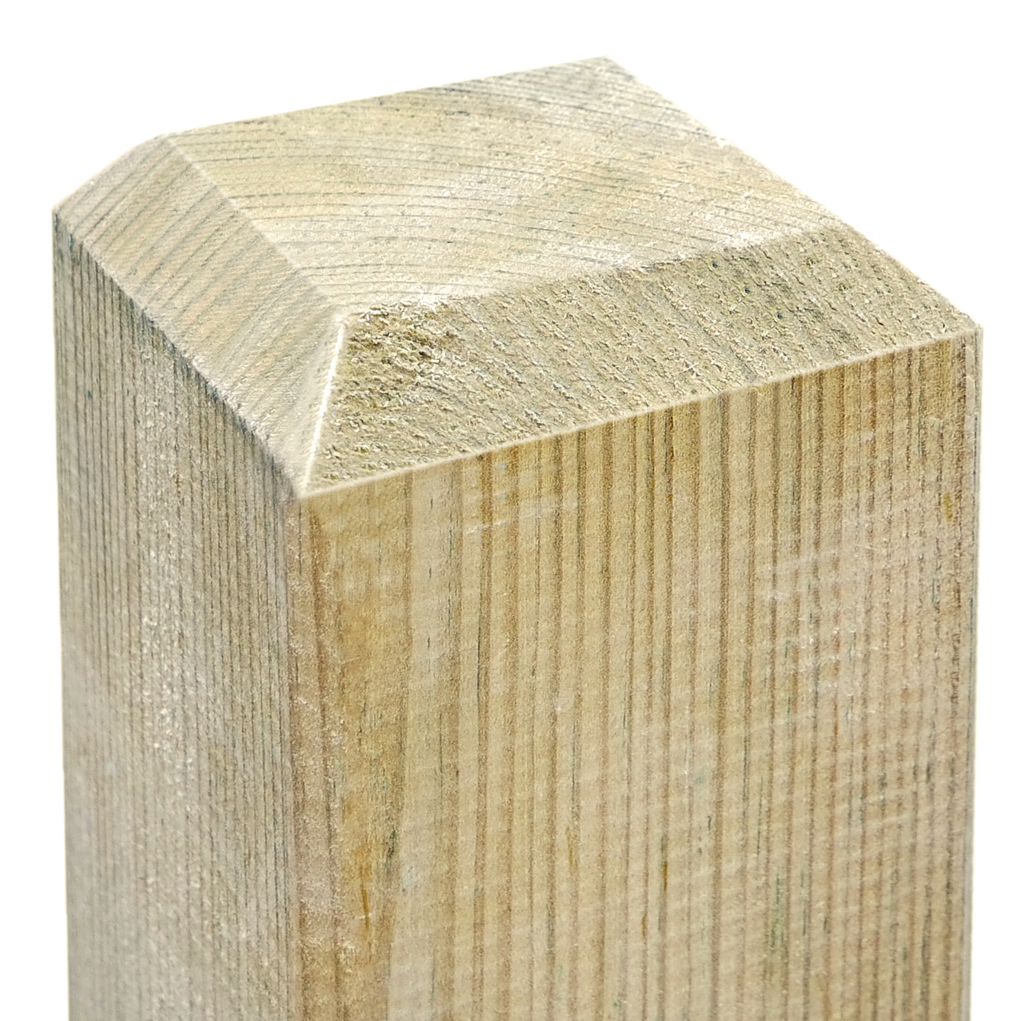 Holzpfosten aus Kiefer mit pyramidenförmigem Kopf, gezeigt in Nahaufnahme; Maße 9 x 9 x 90 cm.